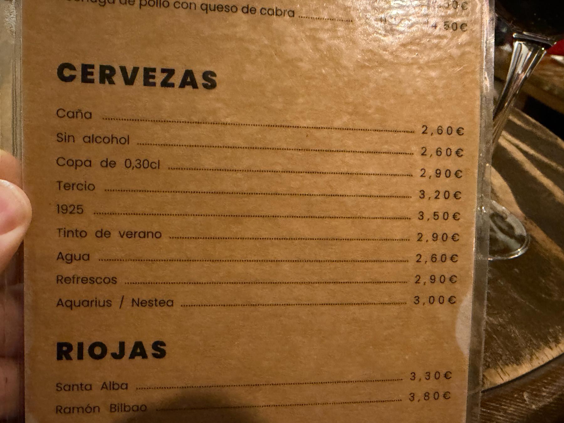 Carta de cervezas y bebidas de Tita Paca